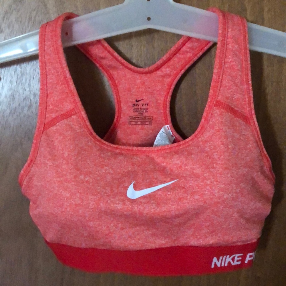 Women’s Nike sports bra size XS